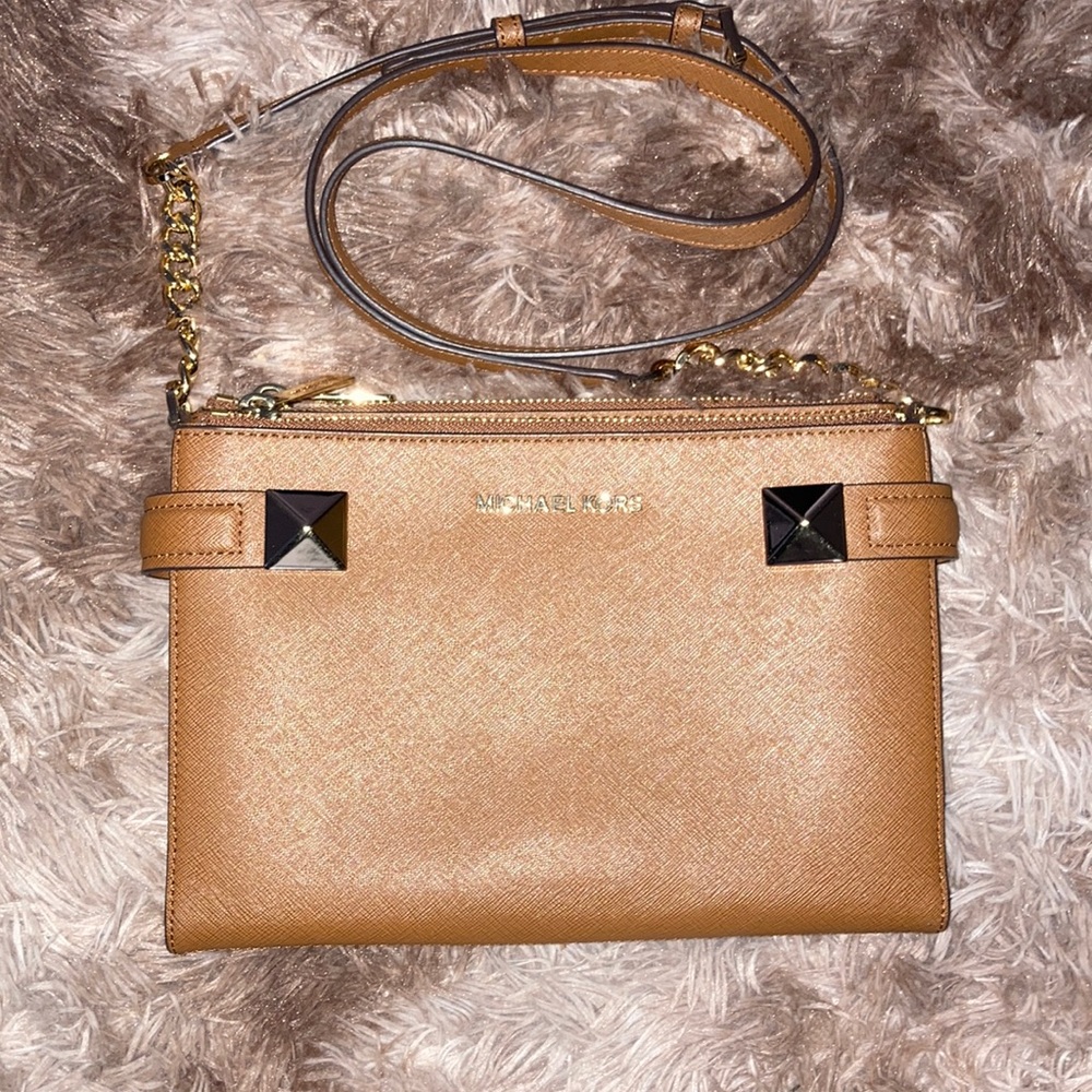 NWOT Michael kors crossbody!